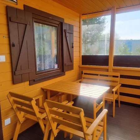 Osrodek Wypoczynkowy Nad Morzem Semi بيت للعطل *